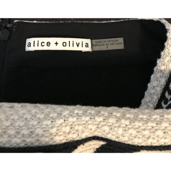 Alice + Olivia Daysi Layered Woven Aztec Black/Cream Print Mini Skirt - Size 6 - Picture 5 of 9